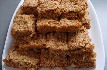 The Busy Bees Recipe Series: Oat Weet-Bix Slice