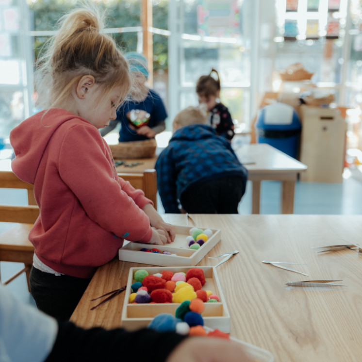 Art and crafting at Busy Bees Pukekohe