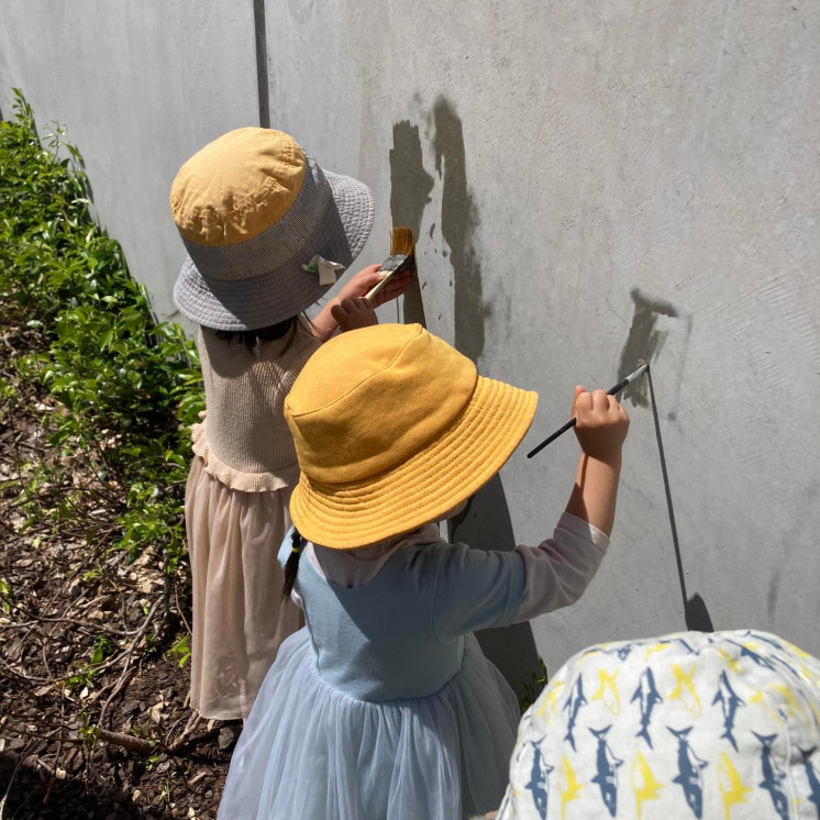 Busy Bees Hobsoville Outdoor Painting