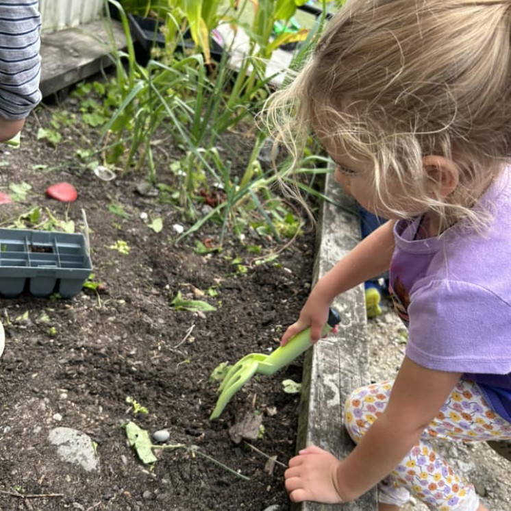 Fun in the garden at Busy Bees Kawatiri