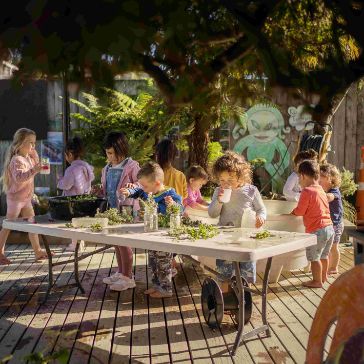 Large outdoor play spaces at Busy Bees Mangakakaki
