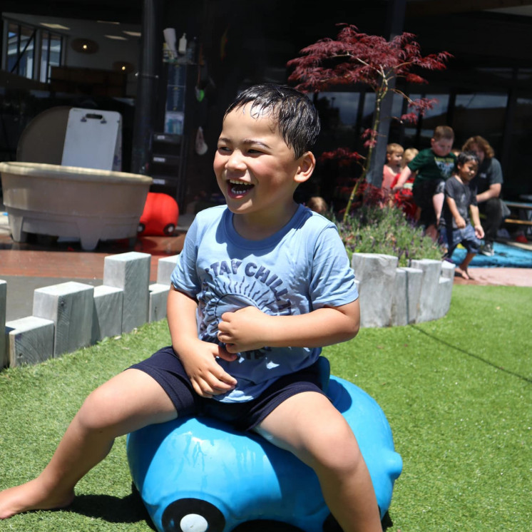 Fun and smiles at Busy Bees Tairāwhiti childcare in Gisborne